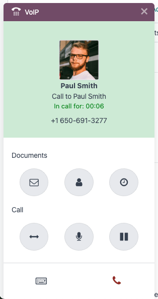 ویجت VoIP برای یک تماس باز شد و آیکون‌های میانبری که یک فروشنده به آن‌ها دسترسی دارد را نشان داد.